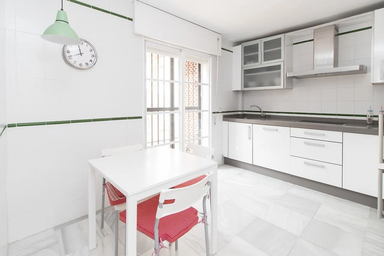 C46 - House With Garden & Pool In Malaga Apartment