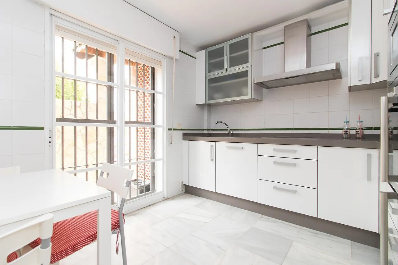 C46 - House With Garden & Pool In Malaga Apartment