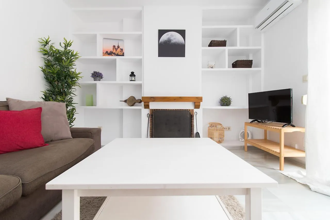 C46 - House With Garden & Pool In Malaga Apartment